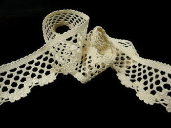 Cotton bobbin lace 75067, width 47 mm, ecru - 2
