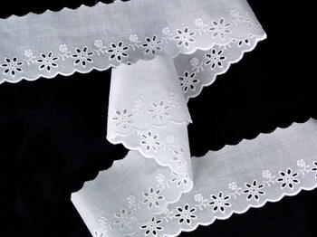 Embroidery lace No. 65025 white | 9,2 m - 3