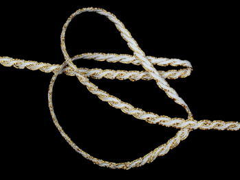 Bobbin lace No. 75481 white/gold | 30 m - 4